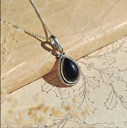 Colgante 'Hina' Ónix y Plata de Ley 925 - Mystical Tienda
