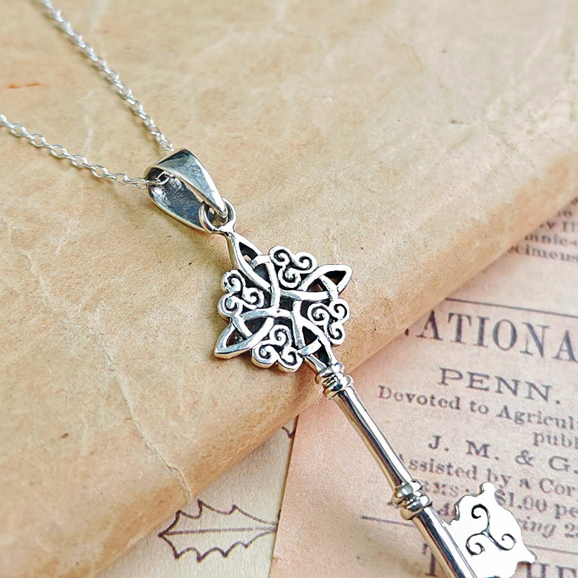 Colgante Llave Nudo de Bruja - Plata de Ley 925 - Mystical Tienda