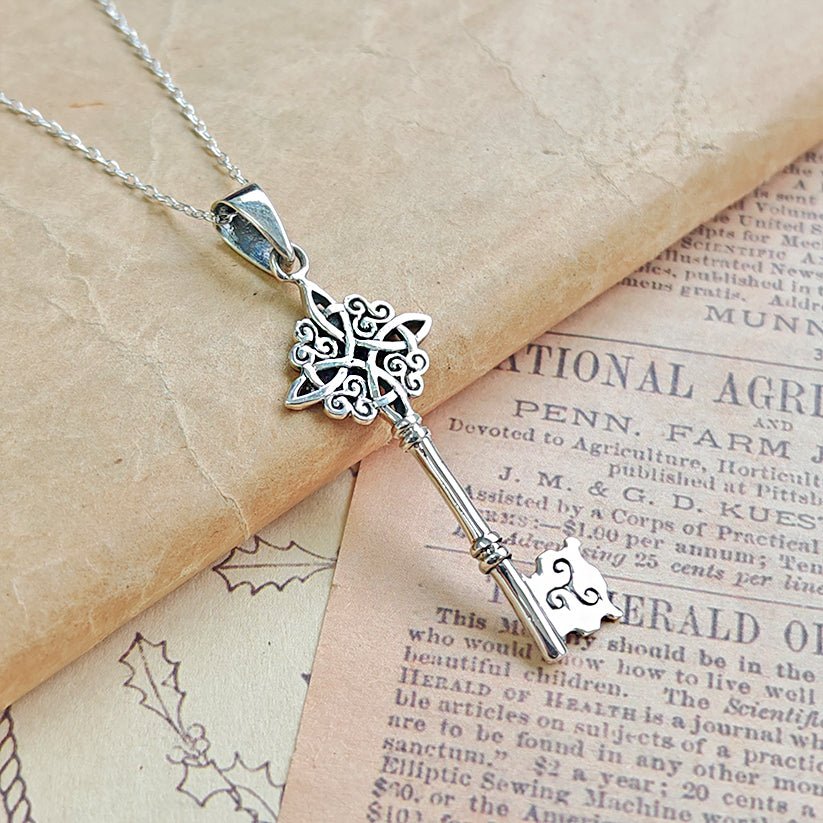 Colgante Llave Nudo de Bruja - Plata de Ley 925 - Mystical Tienda