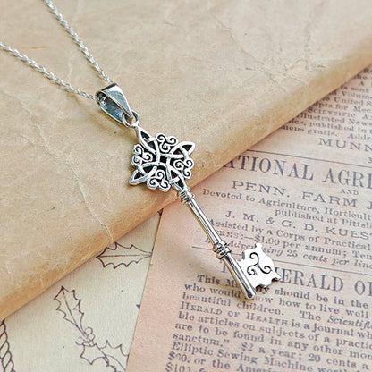 Colgante Llave Nudo de Bruja - Plata de Ley 925 - Mystical Tienda