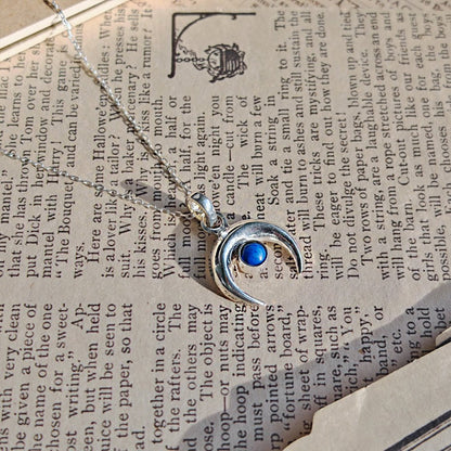 Colgante Luna Invertida de Lapislázuli - Plata de Ley 925 - Mystical Tienda
