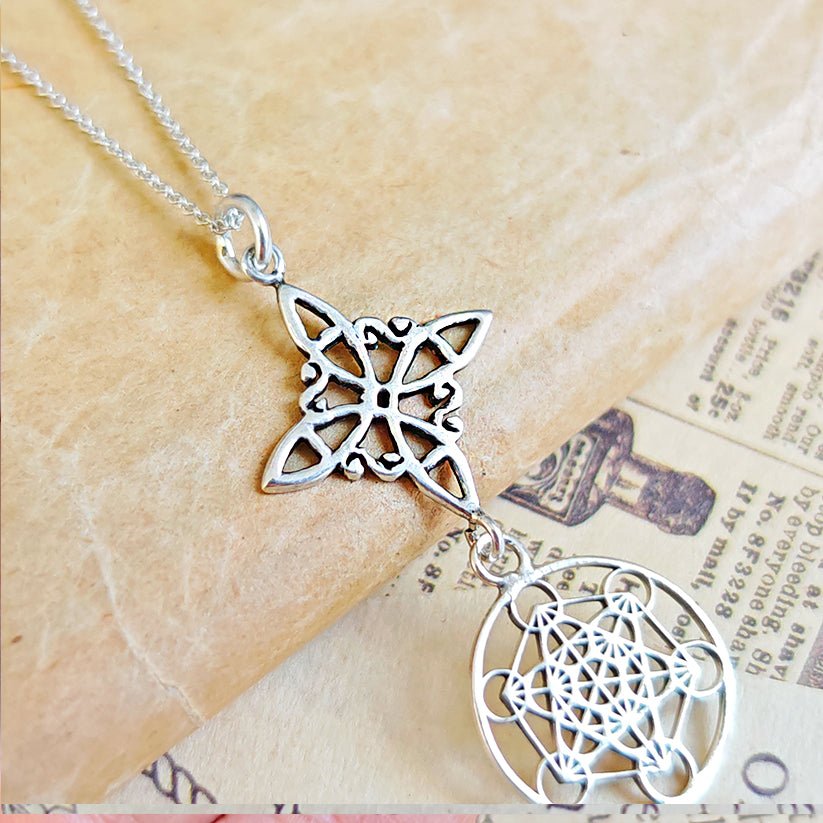 Colgante Nudo de Bruja & Cubo de Metatrón - Plata de Ley 925 - Mystical Tienda