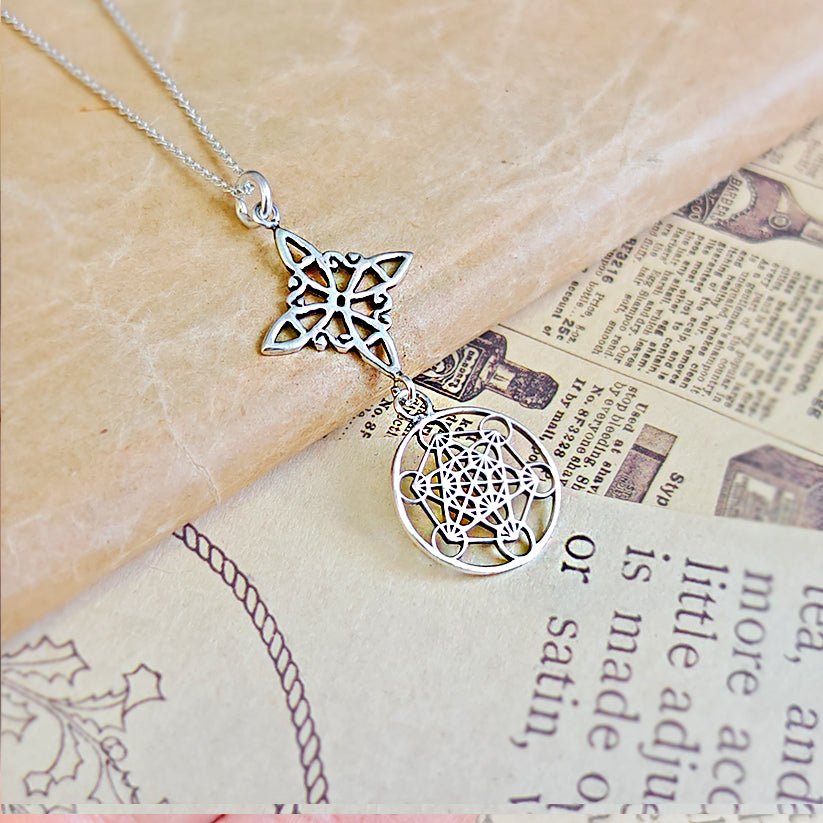 Colgante Nudo de Bruja & Cubo de Metatrón - Plata de Ley 925 - Mystical Tienda