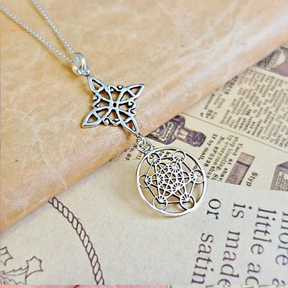 Colgante Nudo de Bruja & Cubo de Metatrón - Plata de Ley 925 - Mystical Tienda