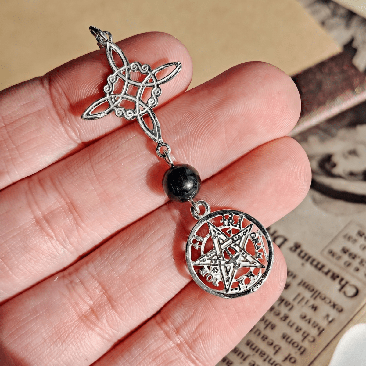 Colgante Nudo de Bruja & Tetragramaton con Bola de Turmalina S925 - Mystical Tienda