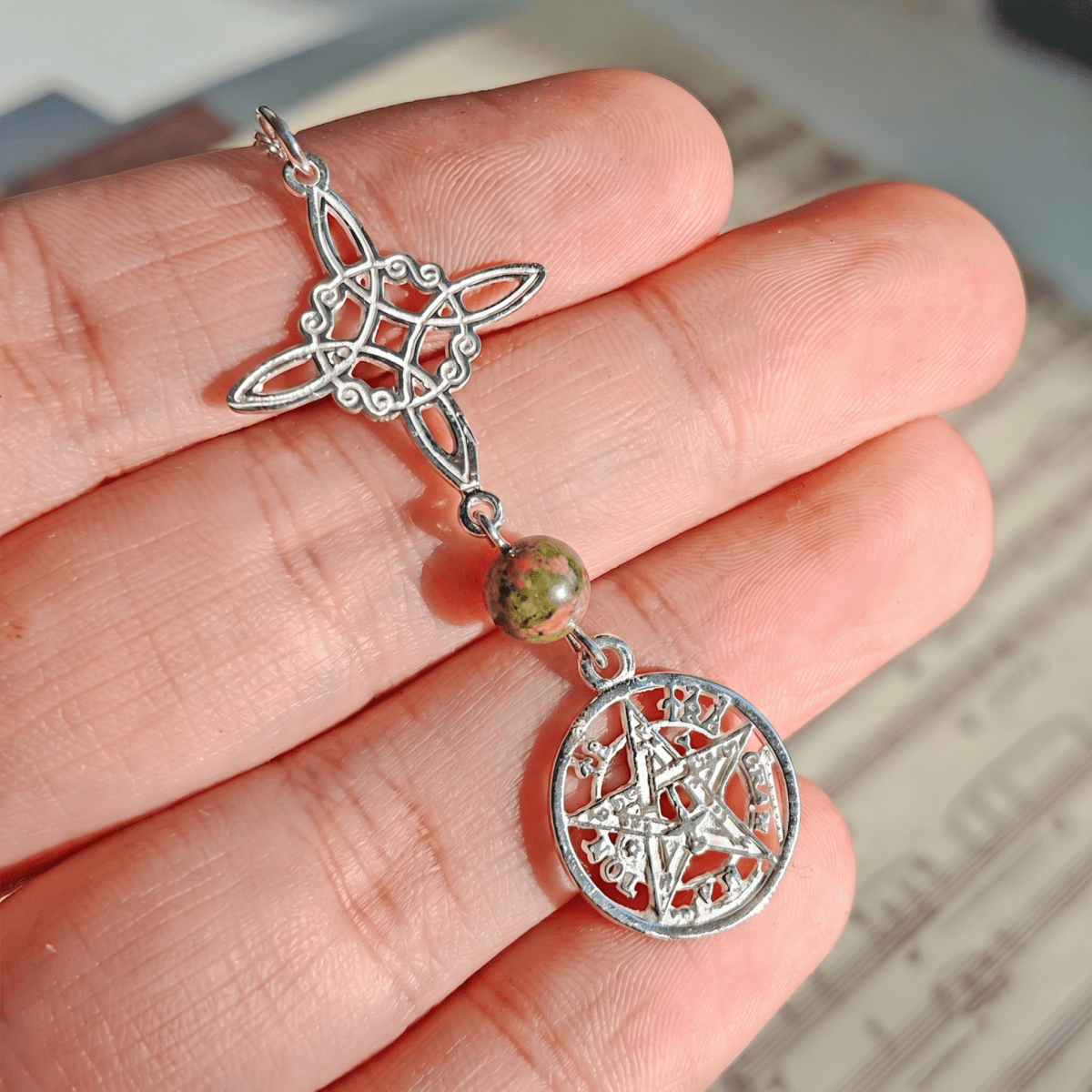 Colgante Nudo de Bruja & Tetragramaton con Bola de Unakita S925 - Mystical Tienda