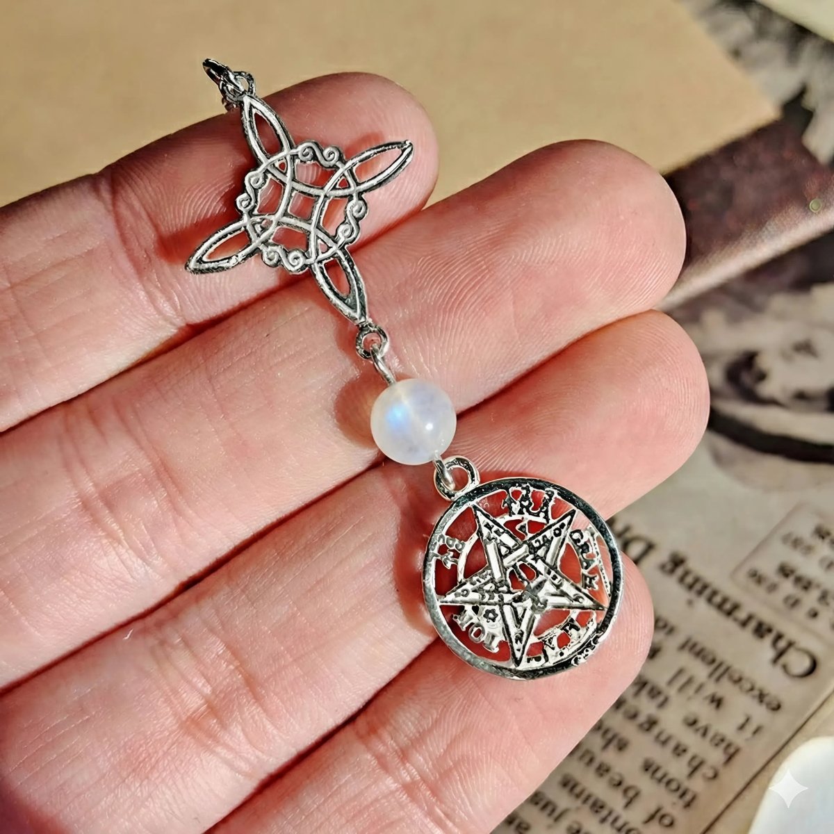 Colgante Nudo de Bruja & Tetragramaton con Piedra de Luna - S925 - Mystical Tienda