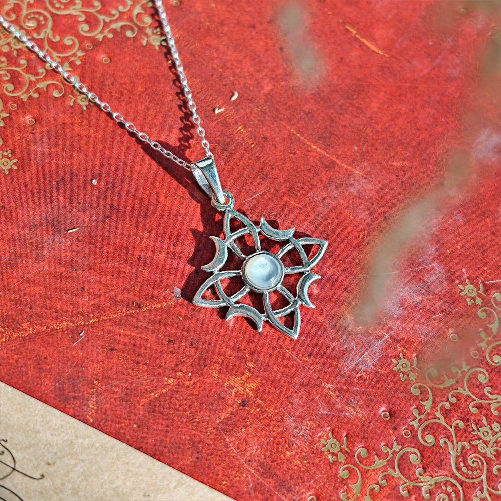 Colgante Nudo de Bruja Wicca con Nácar - Plata de Ley 925 - Mystical Tienda