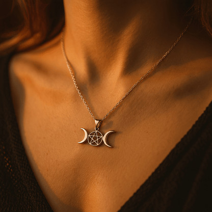 Colgante Triple Luna con Pentagrama – Plata de Ley 925 - Mystical Tienda