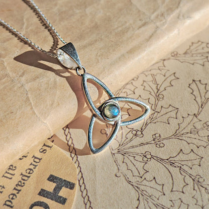 Colgante Triqueta con Labradorita - Plata de Ley 925 - Mystical Tienda