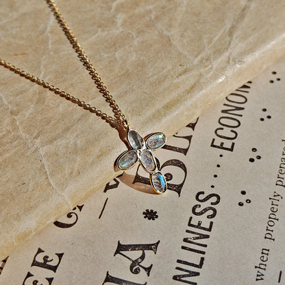 Collar Crux Labradorita - Plata de Ley 925 & Baño de Oro 18K - Mystical Tienda