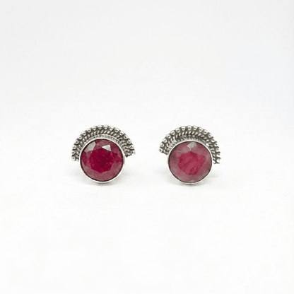 Pendientes Botón Rúbi y Plata de Ley 925 - Mystical Tienda