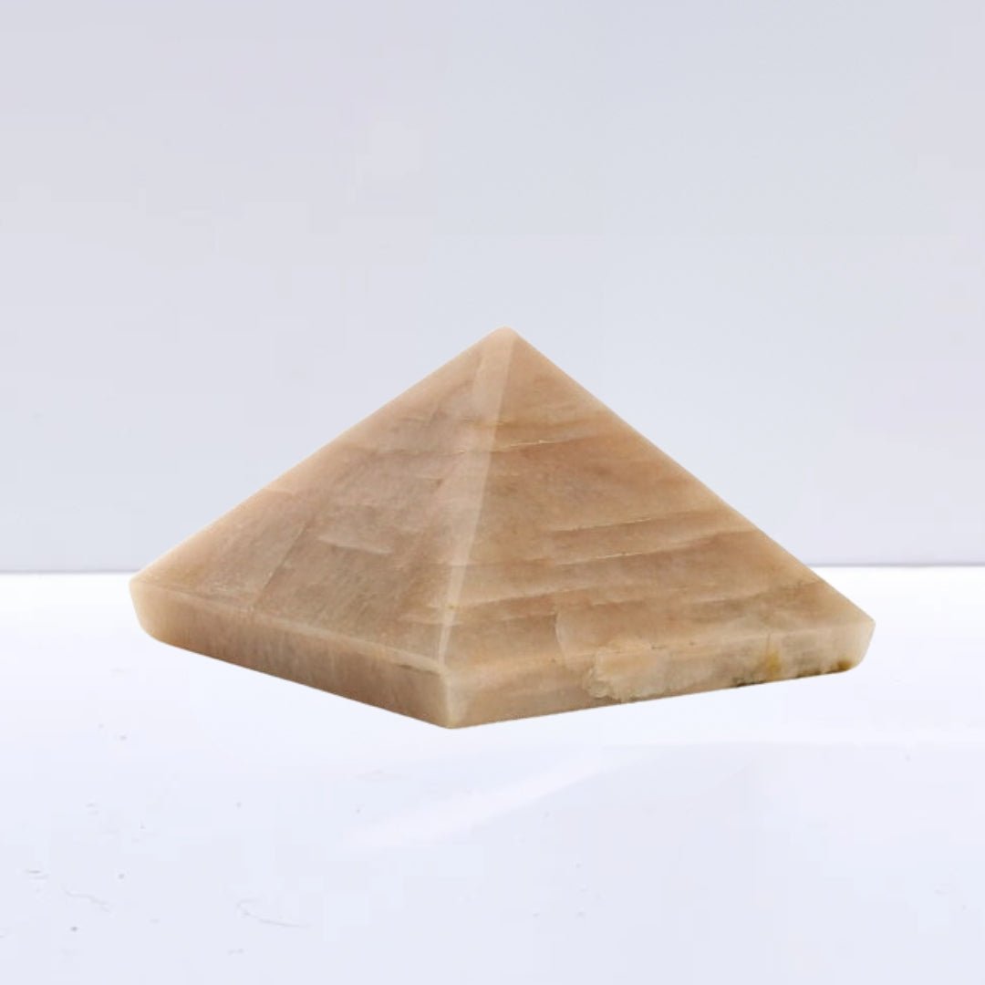 //mysticaltienda.com/cdn/shop/files/piramide-de-adularia-910276.jpg?v=1724618844