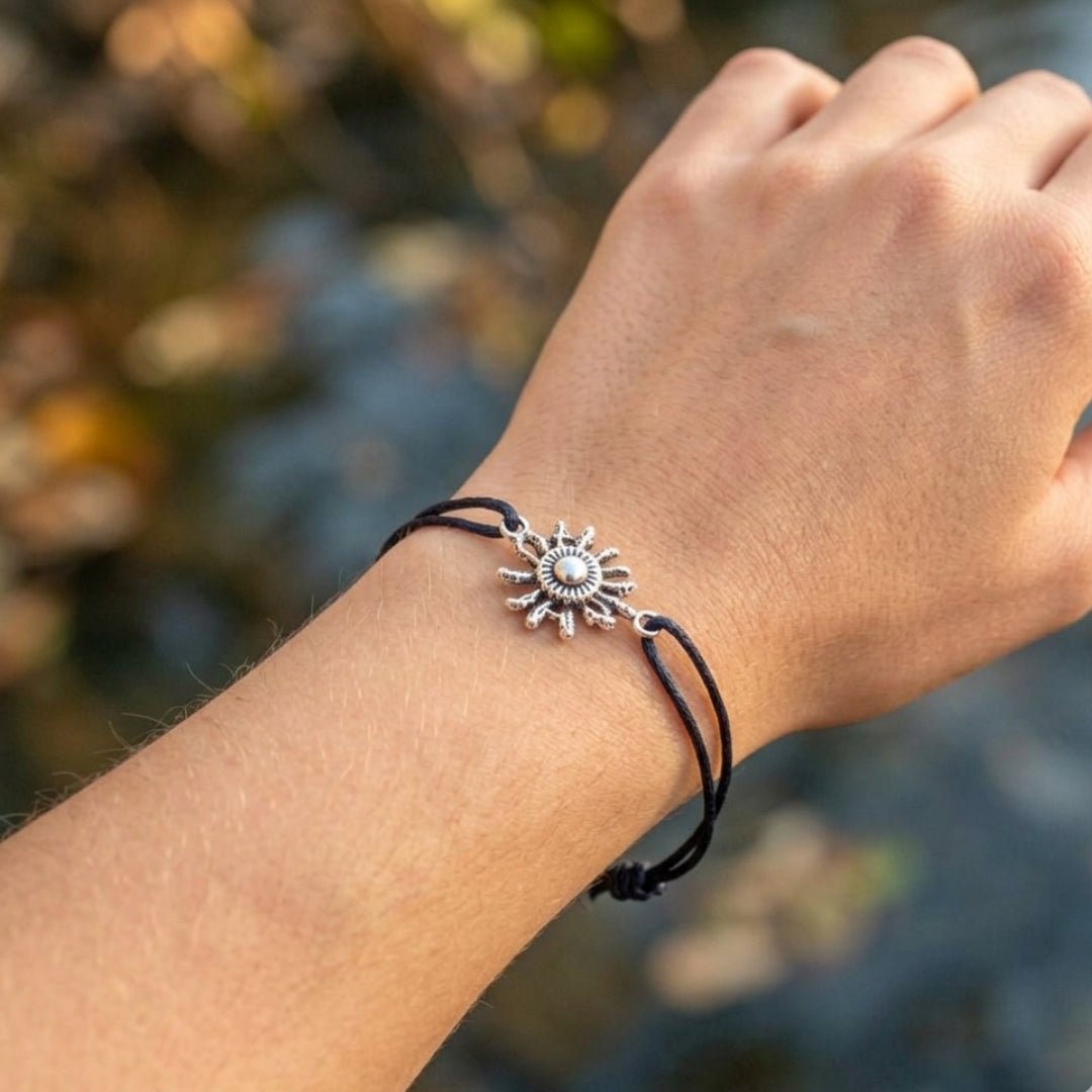 Pulsera Hilo Negro y Eguzkilore - Plata de Ley 925 - Mystical Tienda