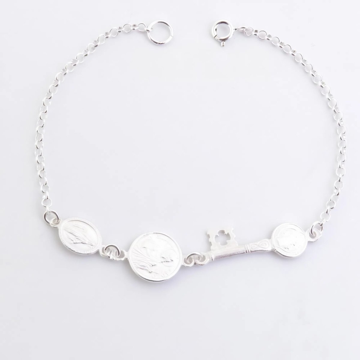 Pulsera Triple Protectora S925: Milagrosa · San Judas · Llave de San Benito - Mystical Tienda