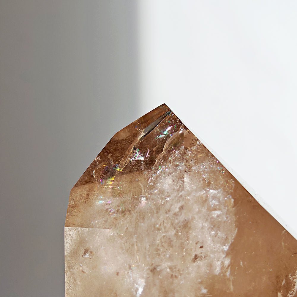 Punta de Cuarzo Ahumado 02 - Maestro Canalizador y Arcoiris - Mystical Tienda