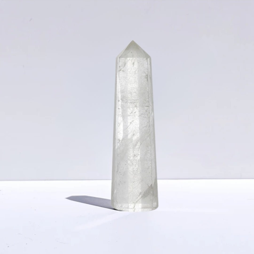 //mysticaltienda.com/cdn/shop/files/punta-de-cuarzo-blanco-522540.jpg?v=1724524618