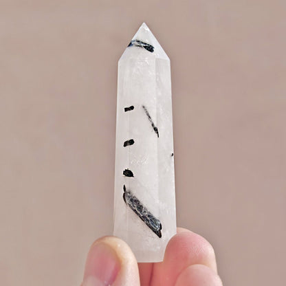 Punta de Cuarzo Turmalinado - Mystical Tienda