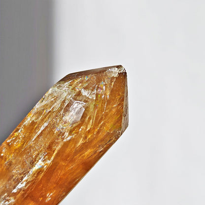 Punta de Fluorita Amarilla - Edición imperfecta - Mystical Tienda