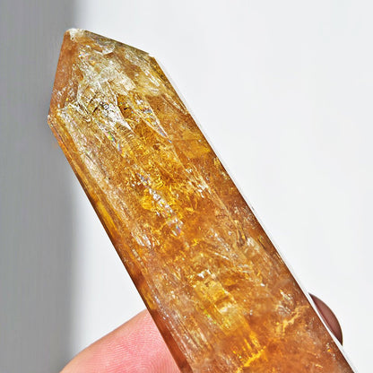 Punta de Fluorita Amarilla - Edición imperfecta - Mystical Tienda