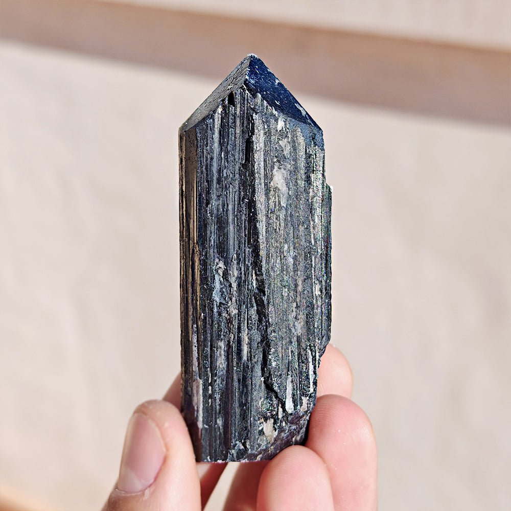 Punta de Turmalina Negra Semipulida - Mystical Tienda