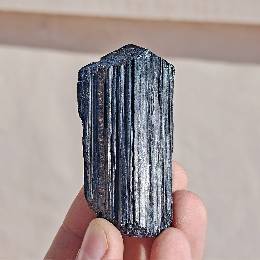 Punta de Turmalina Negra Semipulida - Mystical Tienda