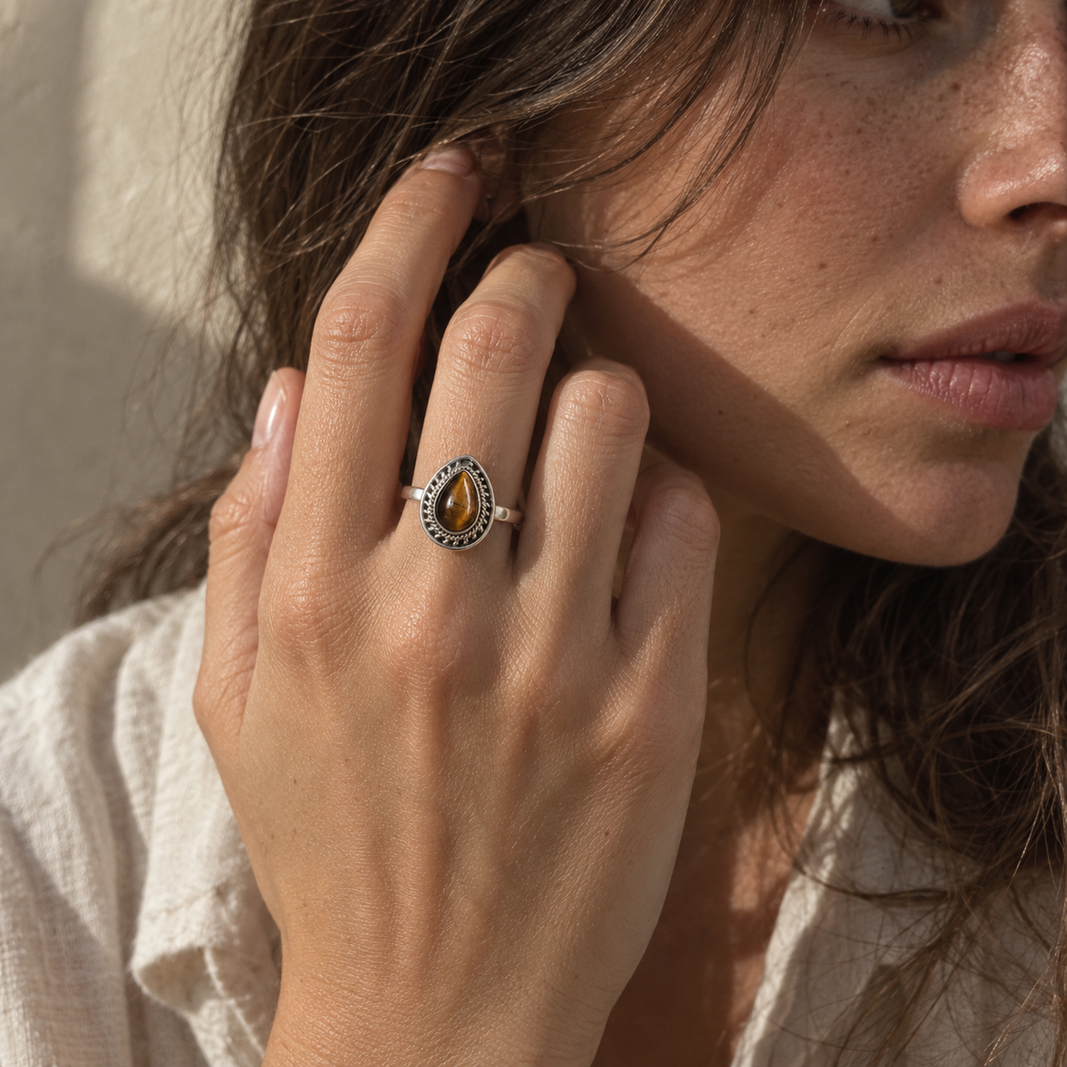 Anillo 'Binna' de Ojo de Tigre - Plata de Ley