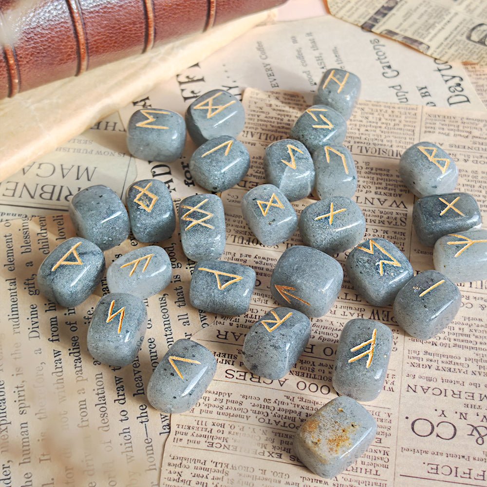 Runas Vikingas Aventurina Gris – Intuición, claridad y conexión ancestral - Mystical Tienda
