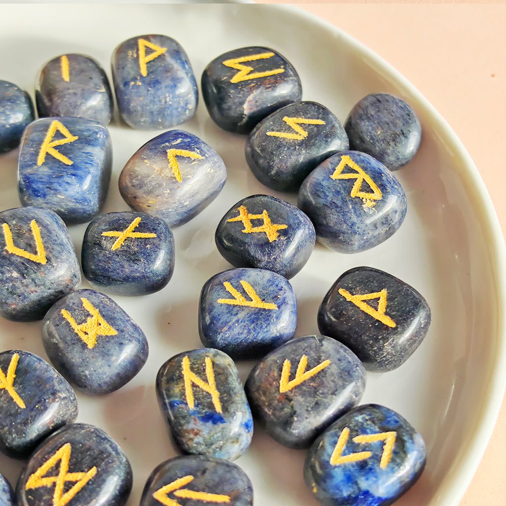 Runas Vikingas en Aventurina Azul – Claridad, sabiduría y comunicación sagrada - Mystical Tienda