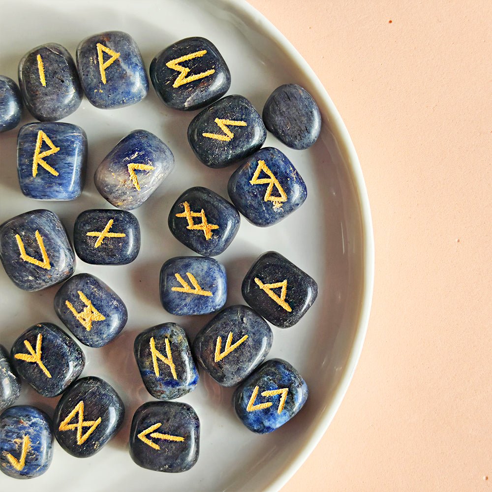 Runas Vikingas en Aventurina Azul – Claridad, sabiduría y comunicación sagrada - Mystical Tienda