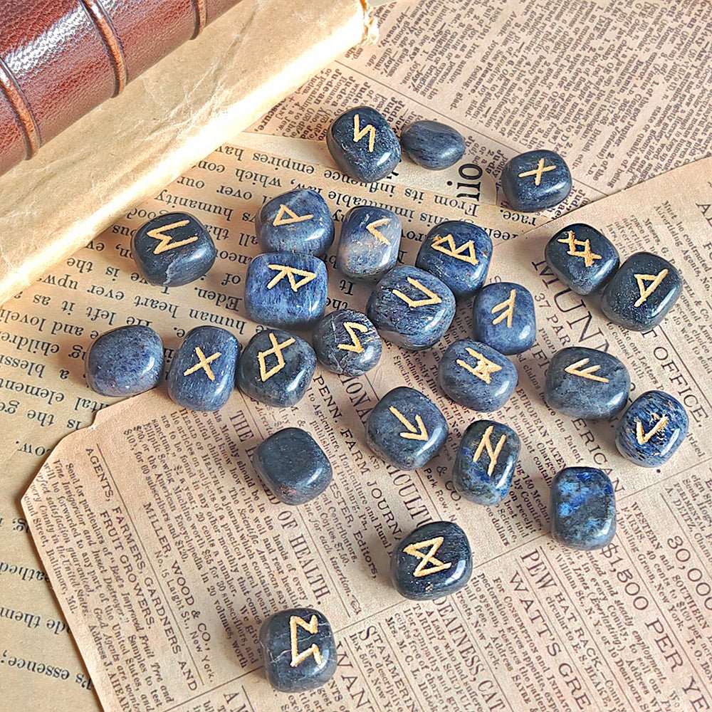 Runas Vikingas en Aventurina Azul – Claridad, sabiduría y comunicación sagrada - Mystical Tienda