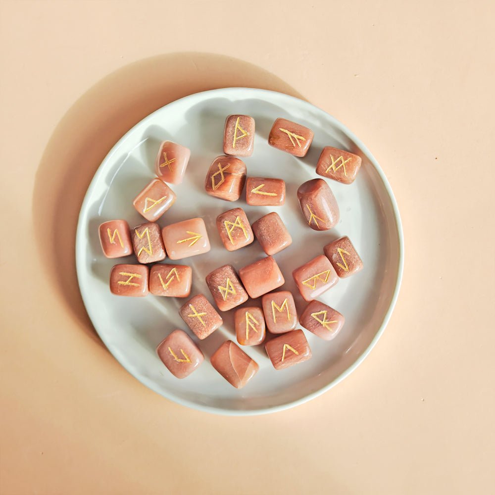 Runas Vikingas en Aventurina Naranja – Vitalidad, manifestación y fuerza creativa - Mystical Tienda