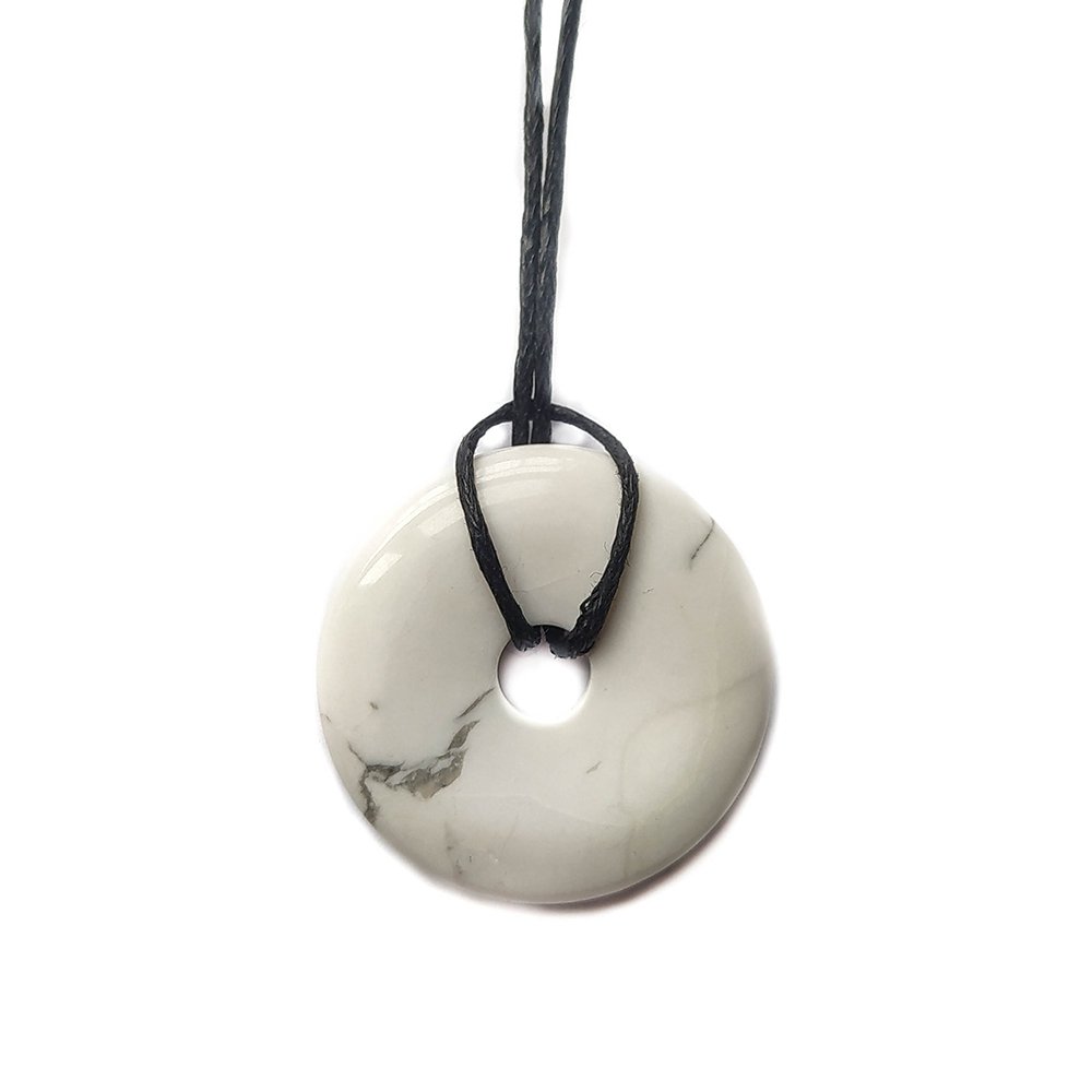 Colgante Donut de Howlita Blanca - Mystical Tienda Esotérica y de Minerales