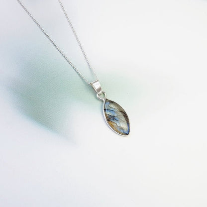 Colgante Lágrima de Labradorita y Plata de Ley 925 - Mystical Tienda