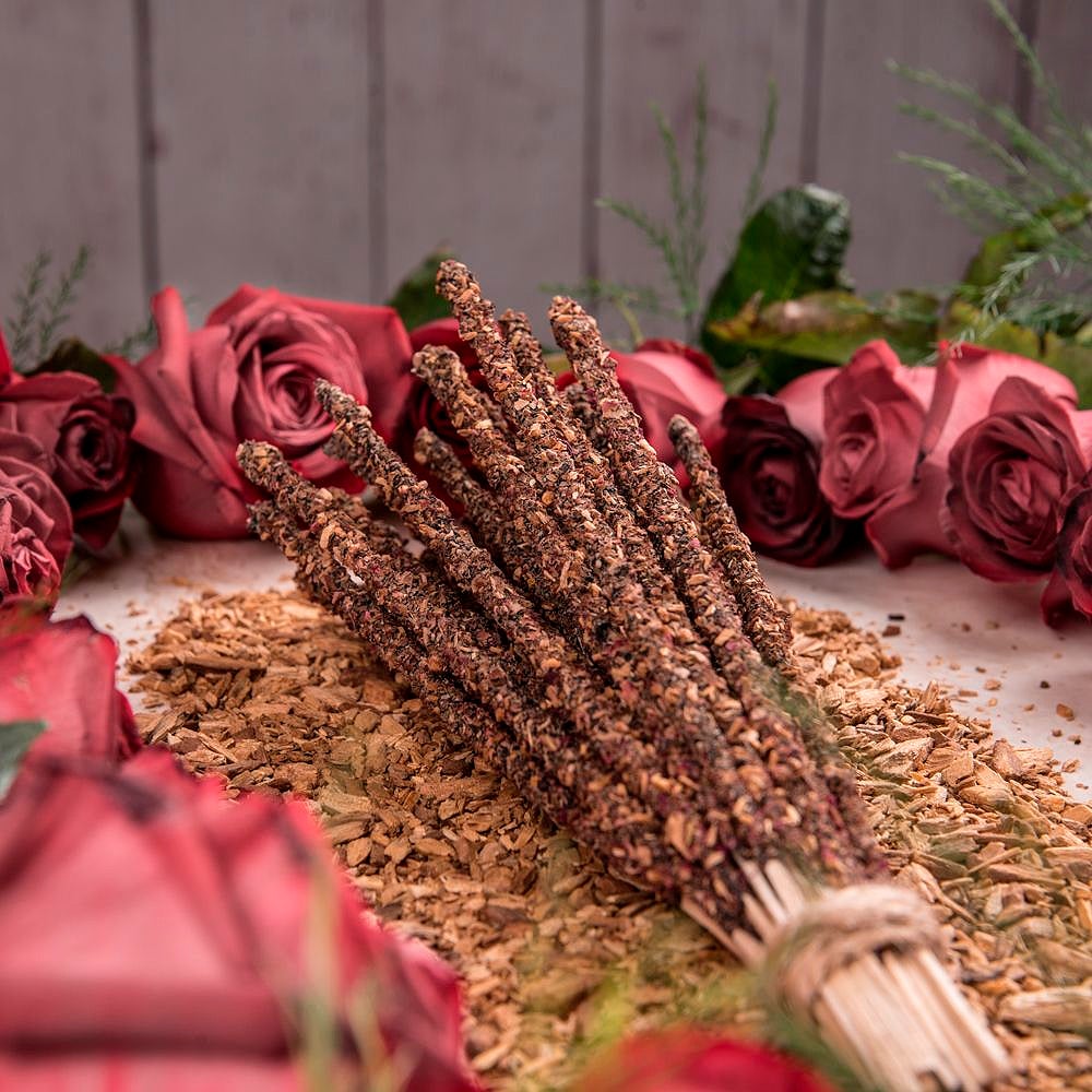 Incienso Palo Santo con Rosas Sagrada Madre - Mystical Tienda