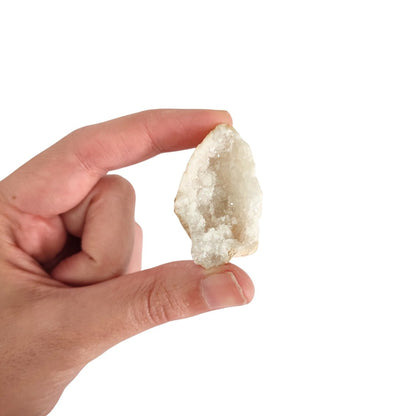 Mitad Geoda de Cuarzo Blanco - Mystical Tienda