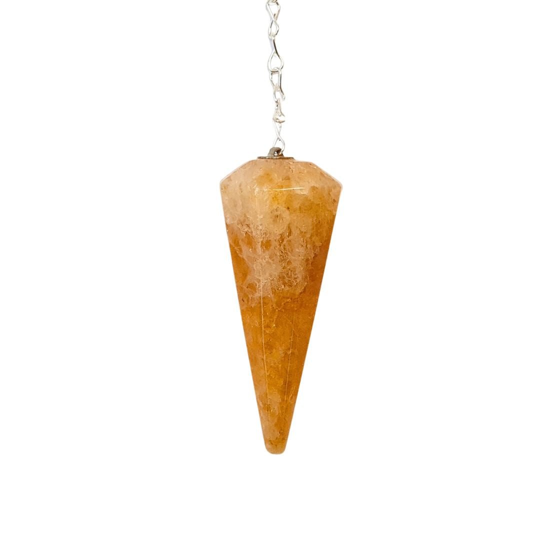 //mysticaltienda.com/cdn/shop/products/pendulo-de-cuarzo-sanador-dorado-576054.jpg?v=1681923584