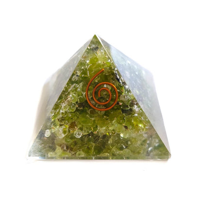 Pirámide de Resina con Peridoto - Mystical Tienda Esotérica y de Minerales