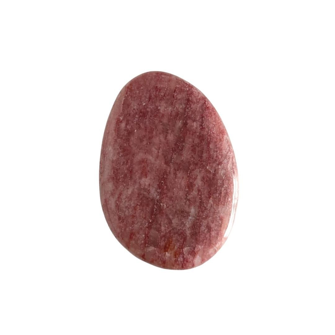 //mysticaltienda.com/cdn/shop/products/rodado-plano-de-lepidolita-376353.jpg?v=1663531560